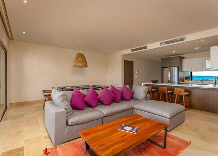 Beachfront 3br Escape With Rooftop Sea Tankah Bay Apartment